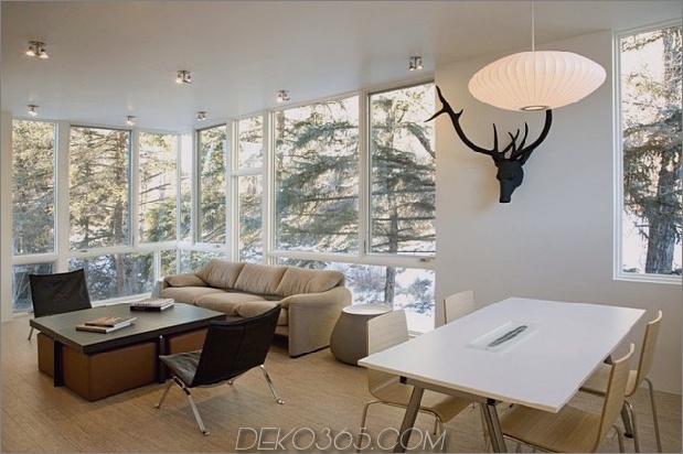 Naturholz-gekleidete Colorado-Haus-entworfen-um-vorhandene-Bäume-14.jpg