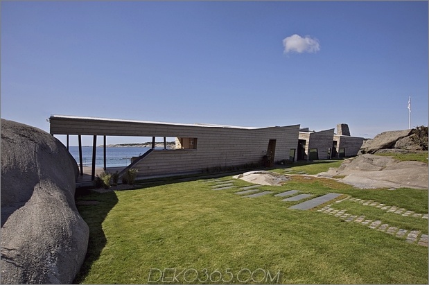 Oceanfront-home-landscape-boulders-19-facade.jpg