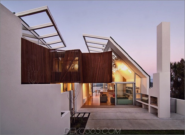 Outdoor-inspiriertes Haus-mit-Glas-Wände-Holzdecken-5.jpg