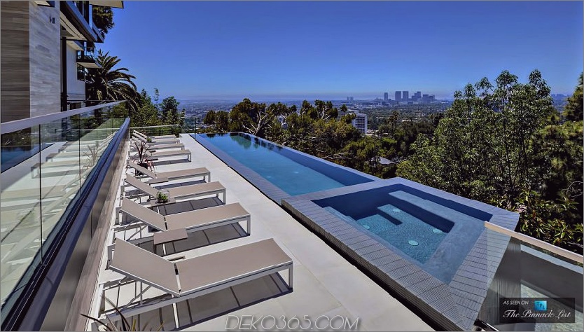 Freischwimmender Infinity-Pool bietet atemberaubende Ausblicke. Personifizierter Luxus: 15 Millionen US-Dollar-Residenz in West Hollywood