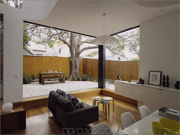 familiär-modern-design-sydney-home-11-wohnzimmer-windows.jpg