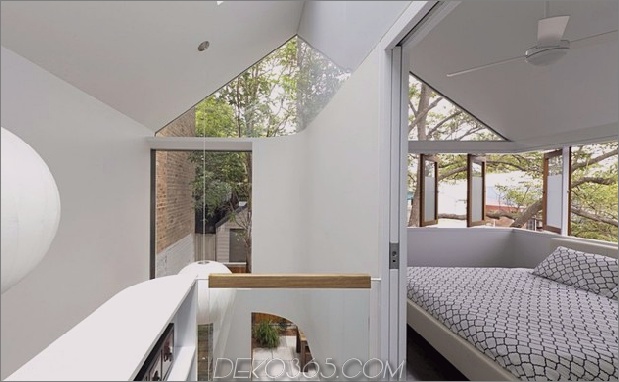 vertraut-berührt-modernes-design-sydney-home-19-multi-room-windows.jpg