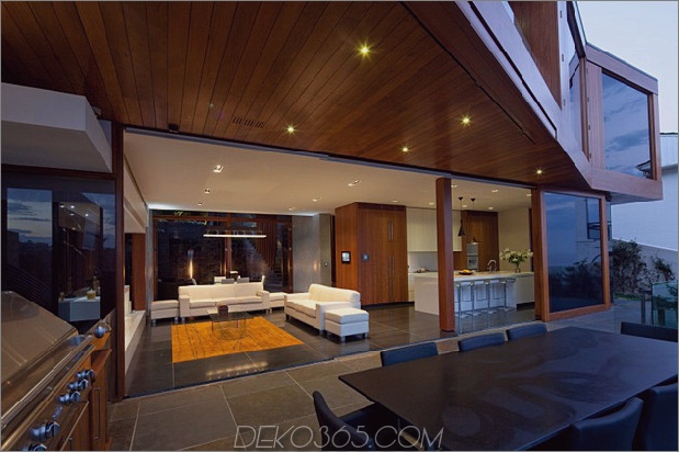 Resort-Haus mit schrägen Terrassen aus Holz und Glas_5c5a4fdceaf47.jpg
