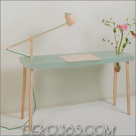 Schreibtisch aus Polyesterharz mit eingebetteter Eschenlampe und Glasvase