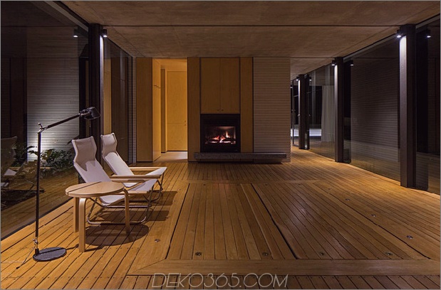 romantisches gasthaus-ausleger-spa-over-lilly-teich-15-fireplace.jpg