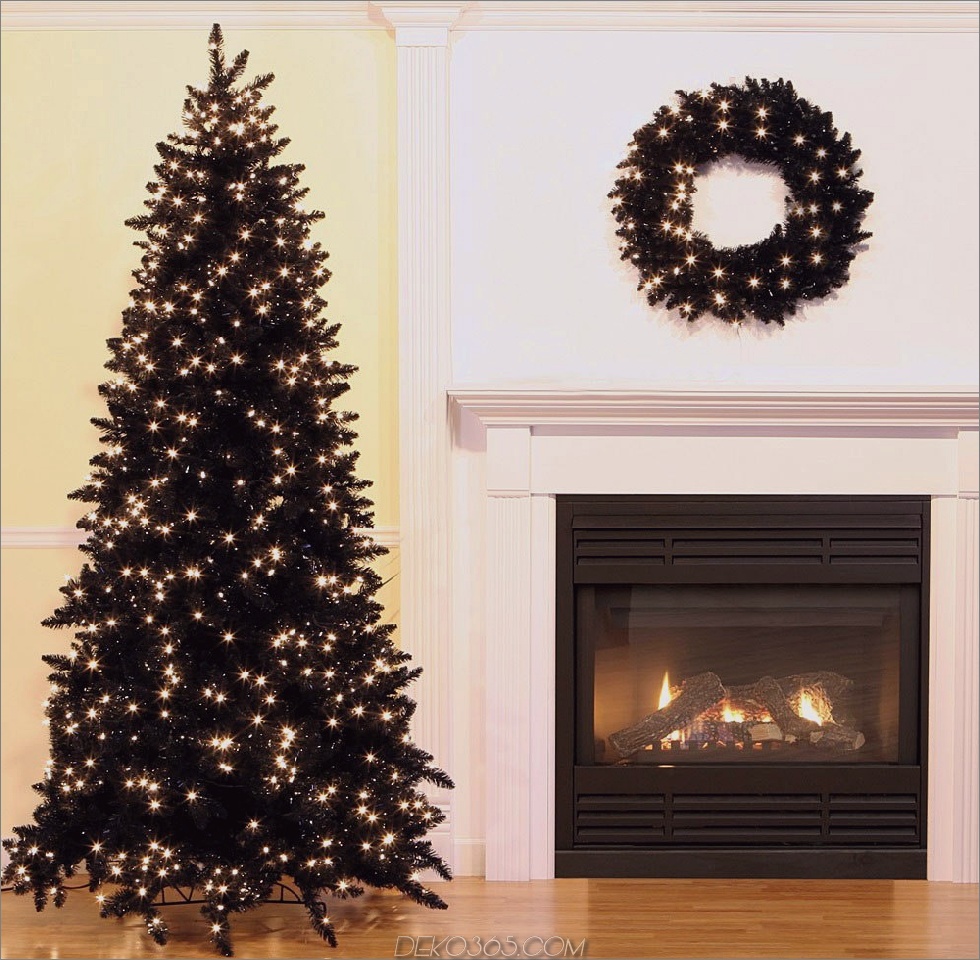 Schwarze Weihnachtsbäume, die Ihrem Dekor eine verwegene Wendung bringen_5c588bf4764bf.jpg