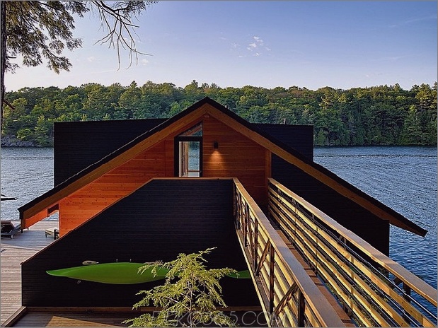 Schwimm-Holz-1-Schlafzimmer-Kabine-mit integriertem Bootshaus-5-Eingangsbrücke.jpg