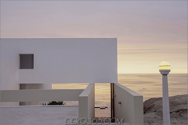 modernes geometrisches Hausdesign rund um die Aussicht 1 thumb 630x419 11410 Serene Home Design bestehend aus vielen Volumen