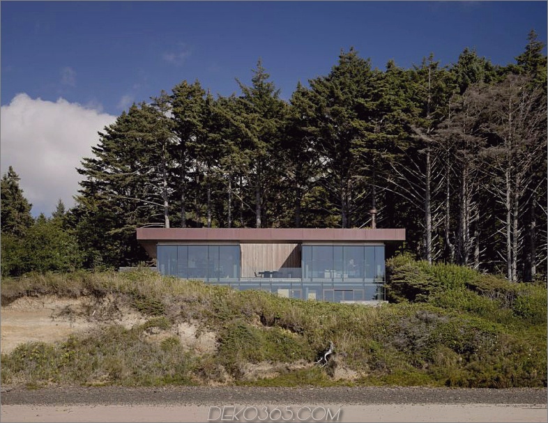 Ferienhaus mit Glasfassade Beach House im Oregon Forest öffnet sich bis zum Meer
