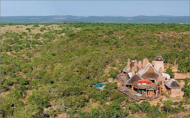 südafrikanische Villa mit höhlenartigen Innenräumen und Sternwarte 2 thumb 630x393 28849 Südafrikanische Villa mit höhlenartigen Innenräumen und Observatorium