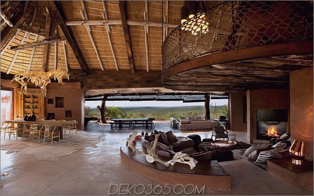 südafrikanische villa-mit-höhlenähnlichen-interieurs-und -observatorium-10.jpg