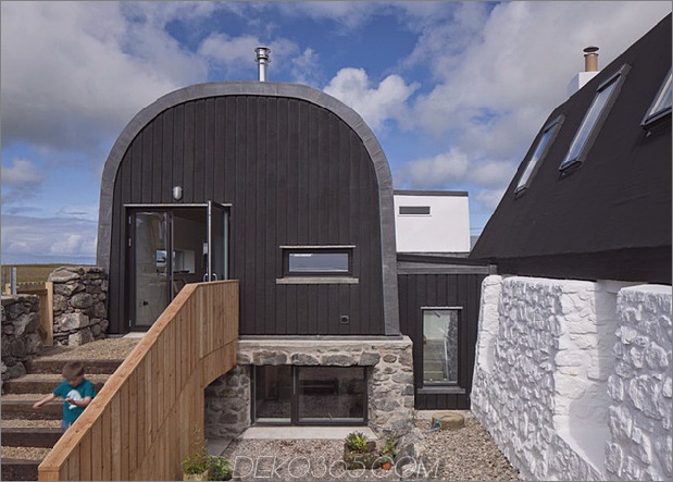 Traditionell-schottisches Landhaus-neu erfunden-mit-Chic-landwirtschaftlich-industriellem Flair-5-hauseingang.jpg