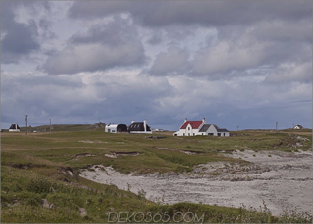 Traditionell-schottisches-Cottage-erfunden-mit-Chic-Landwirtschaft-Industrie-Flair-10-far.jpg