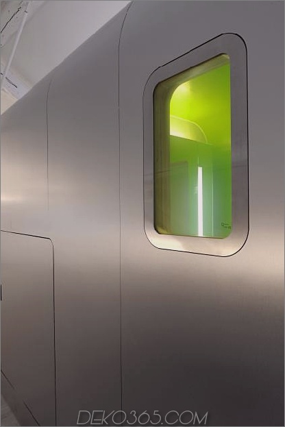 ultramodern-belgisch-loft-inspiriert-retro-luftstrom-silhouette-11-toilette-porthole.jpg