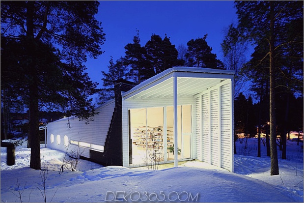 minimalistisches Holzboothaus-schwimmend in Finnland-Wald-23.jpg