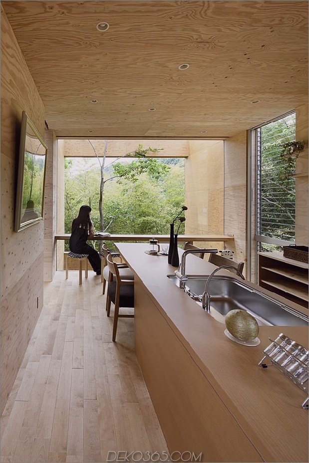 verschiedene Holz-Oberflächen-bevölkern-einzigartig-natürlich-japanisch-home-long-outward-kitchen-view.jpg