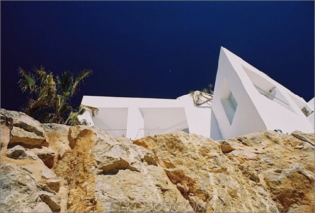 Vogelhaus-in-Mallorca-mit-Flügel-und-Luxus-Decks-4.jpg