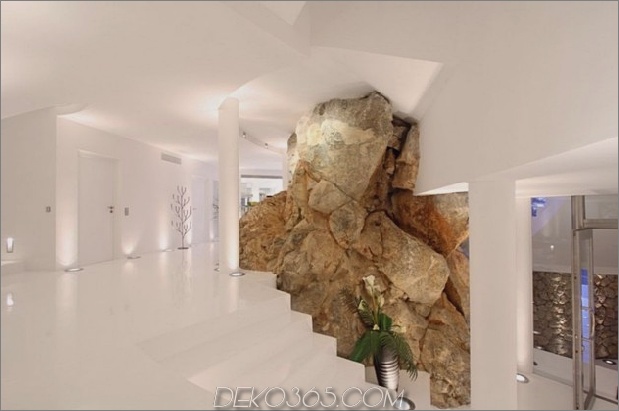 Vogelhaus-in-Mallorca-mit-Flügel-und-Luxus-Decks-15.jpg