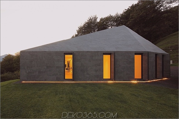 13-Fertig-Schweizer-Alpen-Haus-Design-like-boulder.jpg