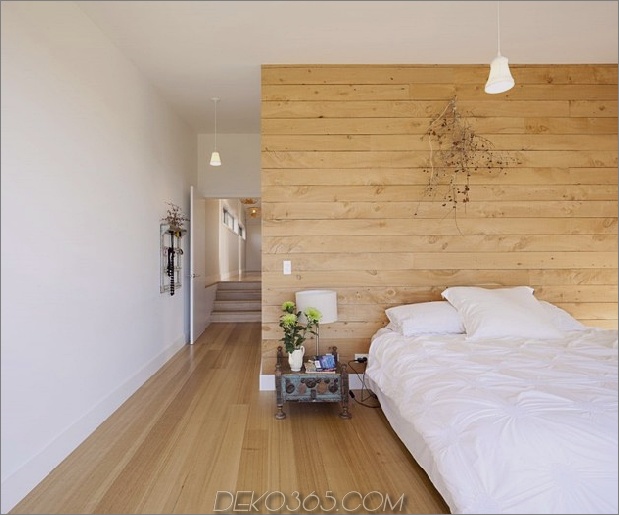 Holz-Lamellen-Haus-mit-völlig-offenen-Wohnräume-18-Schlafzimmer.jpg