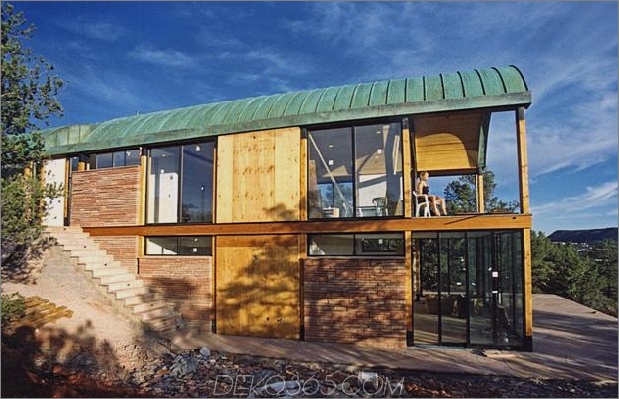 Wüste-Wohnung-Kupfer-plattiertes Fass-Dach-5-Außentreppen.jpg