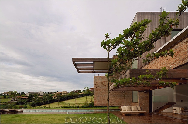 Zeitgenössisch-Hang-Home-Brasilien-verschwindet-in-Landschaft-5-materials.jpg