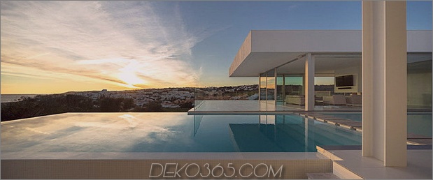 zugang-über-überhang-portugiesisch-villa-4-5-pool-out.jpg